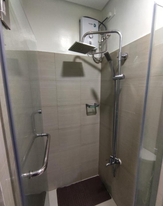 Barangay 76 Apartment | 1 bedroom w/ Balcony, 120mbps internet & Netflix.
