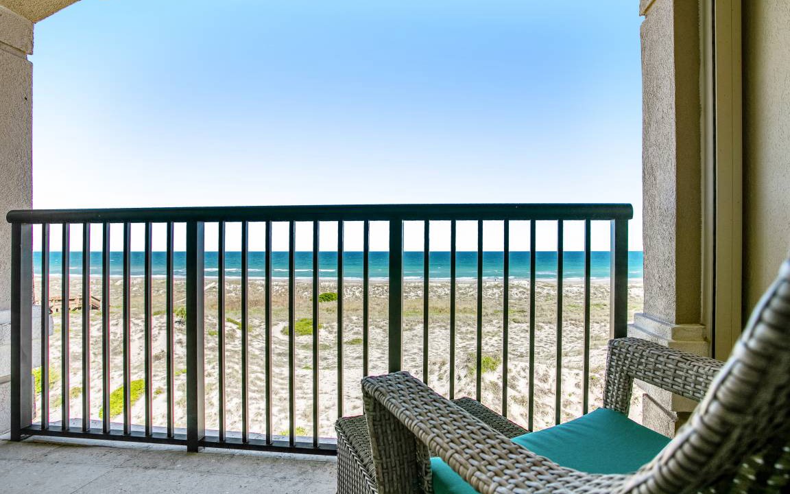 American Beach House | 260 m² House ∙ 4 bedrooms ∙ 8 guests