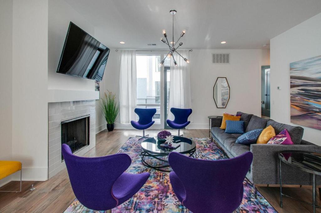 The Gulch House | 4 Connecting Condos - Sleeps 38 - Firepits - Garages - Rooftops decks - Great Views - Security