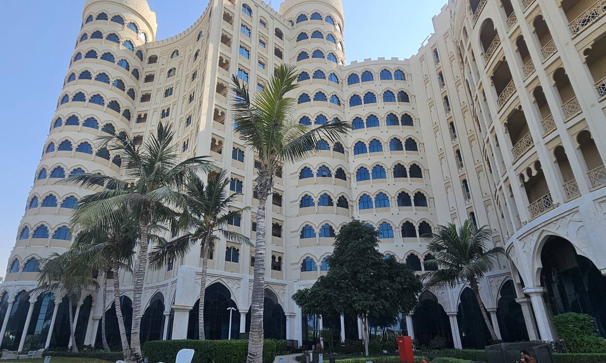 Al Hamra Village Apartment | Al Hamra Village 1Bedroom - Nexus Holiday Home