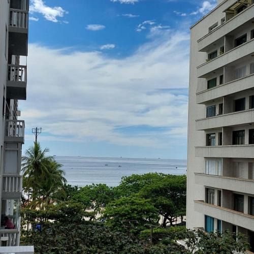 Pitangueiras Apartment | Apartamento inteiro com 4 dormitórios na Praia das Pitangueiras, Guarujá