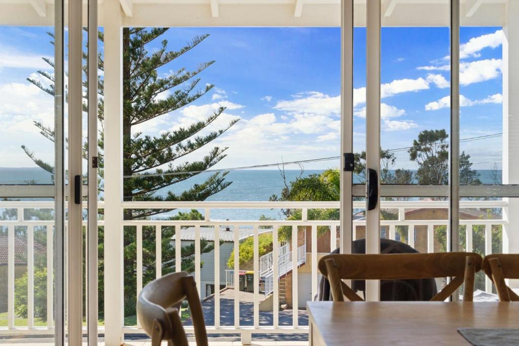 Mollymook Beach House | Beachwood House at Mollymook Beach