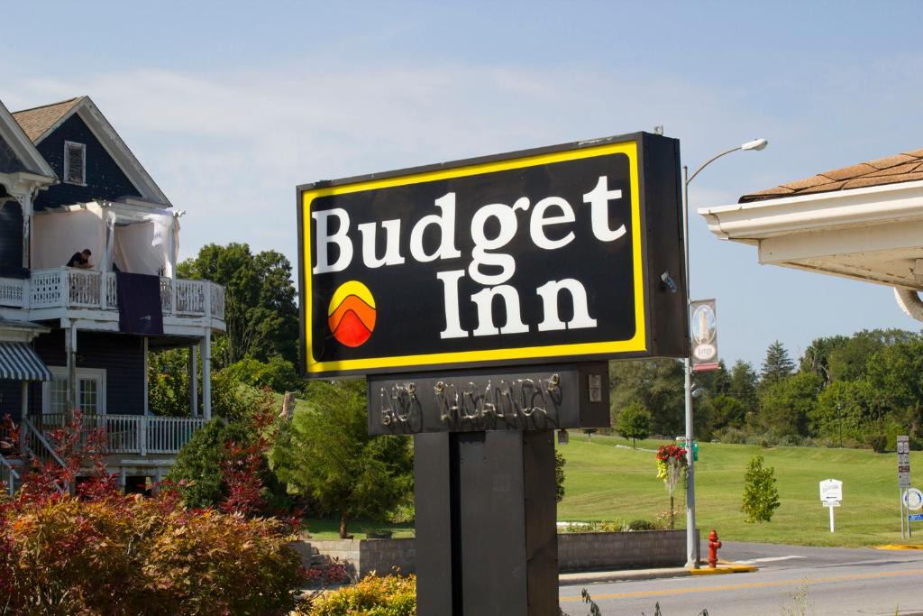 Luray Hotel | Budget Inn