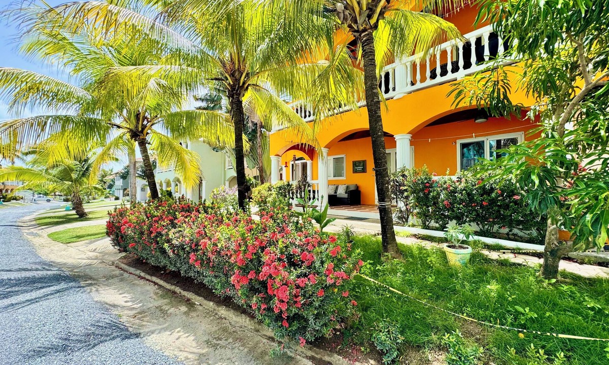 Villas | West End