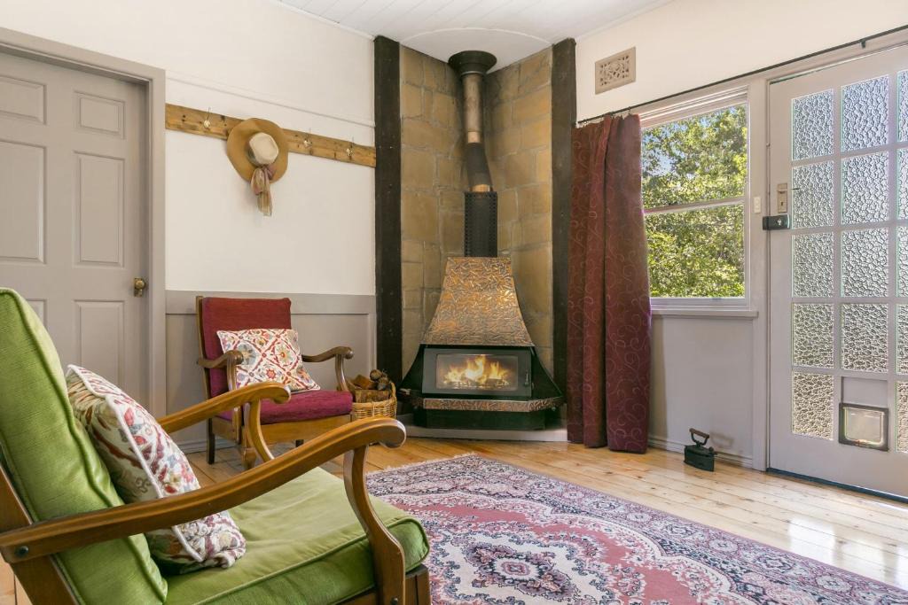 Katoomba House | Carinya Cottage
