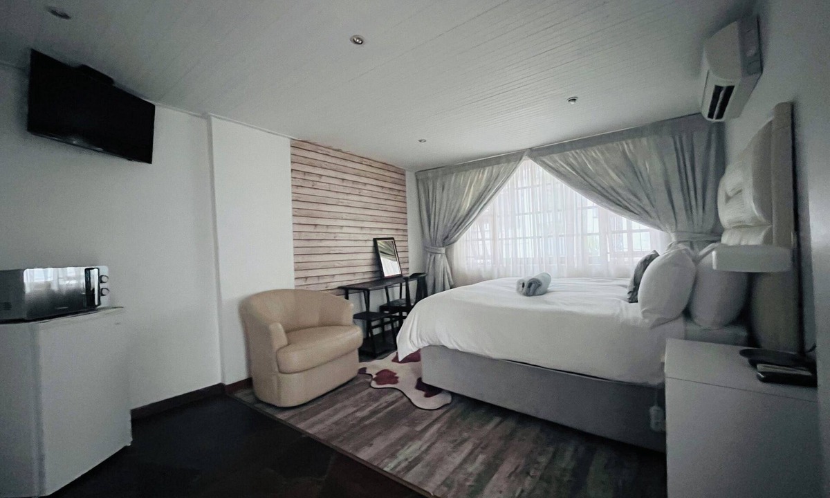 Selborne Bed & Breakfast | Charming bed & breakfast with 10 bedrooms and WiFi, AC in enjoyable East London
