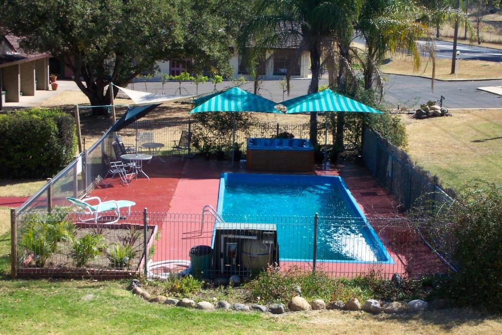 East Tamworth Hotel | Colonial Inn Motel
