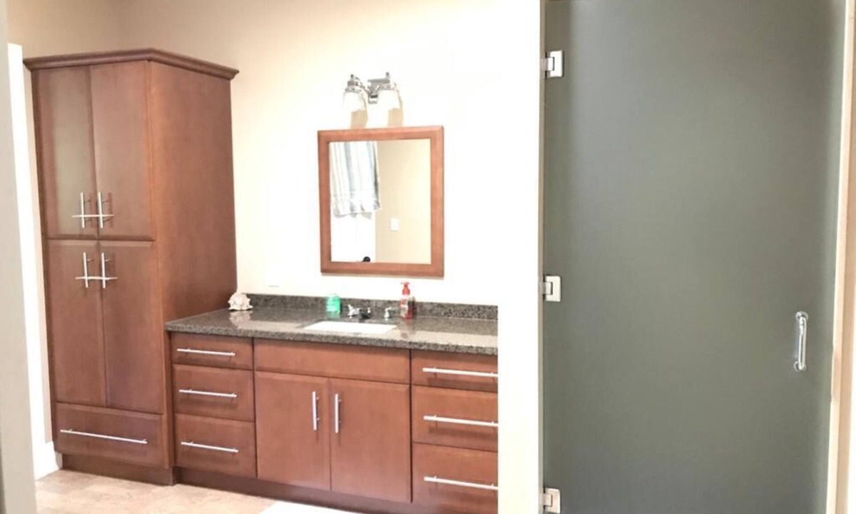 Puslinch House | Comfy Spacious Bunglow with own entrance