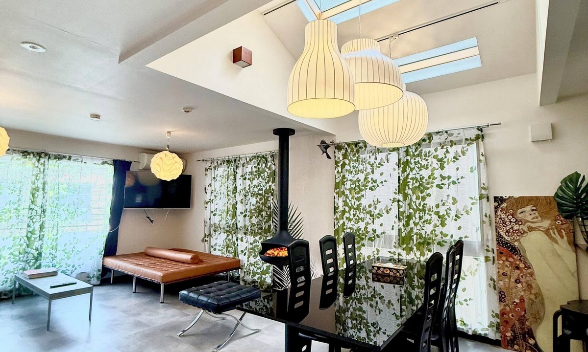 Toshima House | Convenient for sightseeing｜Walking distance from Komagome Station｜A house for rent in a shopping arcade📍.