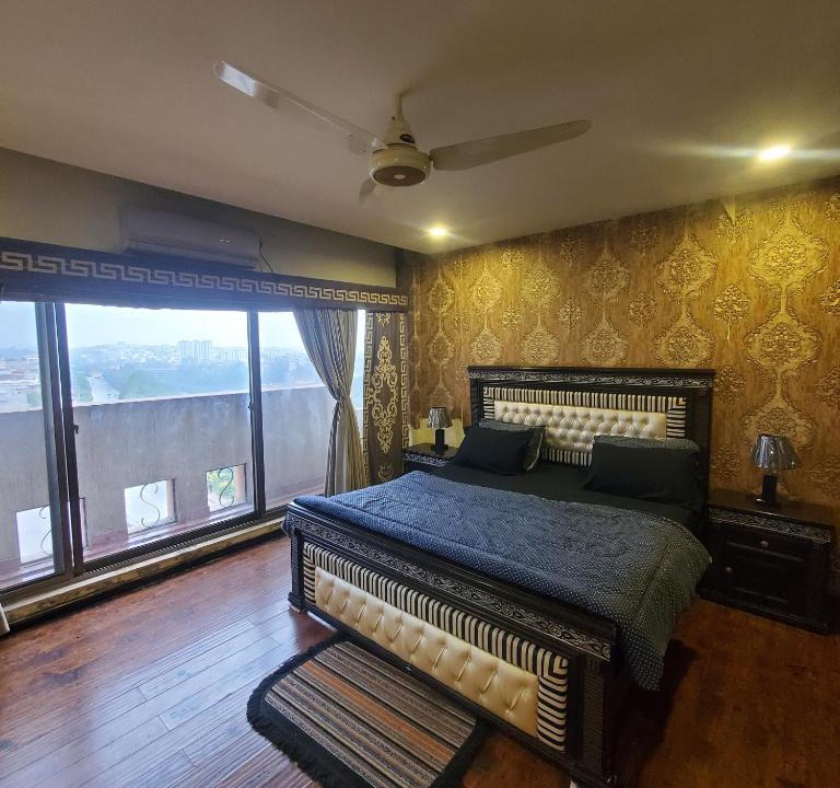 Rawalpindi Apartment | CosmoStay Islamabad, Bahria Town