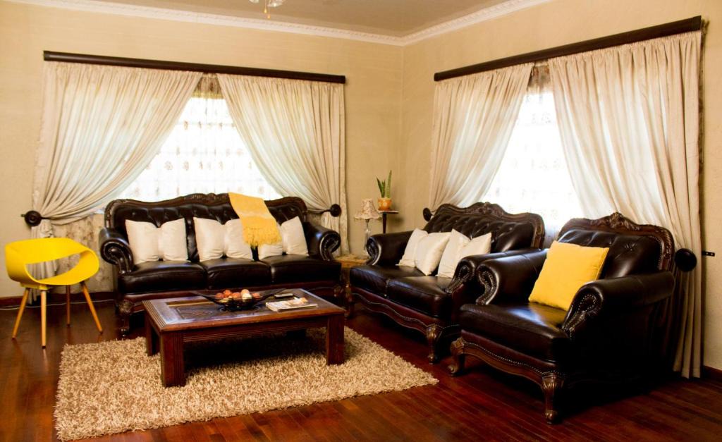 Amalinda House | Cozy Blue Guesthouse