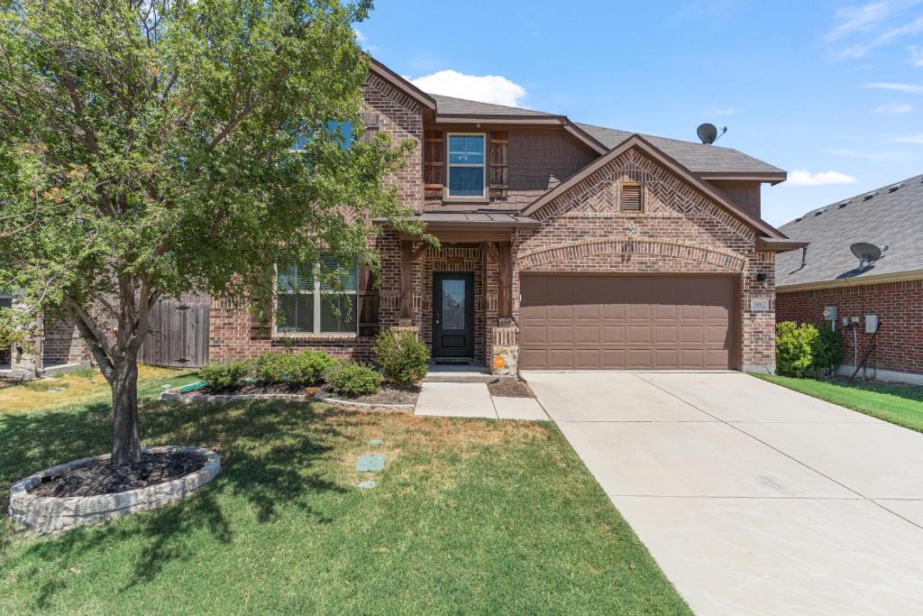 Little Elm House | Cozy Home Away 20 Mins to Omni PGA Frisco!
