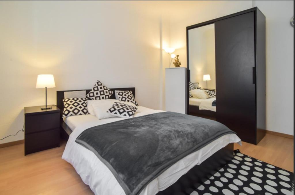 Heslach House | Cozy Room in Stuttgart near Center with shared Bathroom and Kitchen