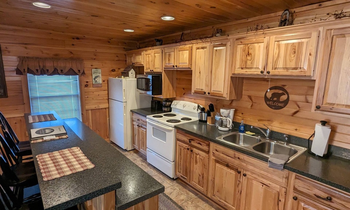 Hyner Resort | Cozy two bedroom suite with all the amenities located at The Black Forest Inn.
