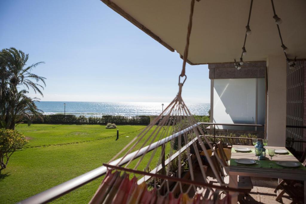 Gava Apartment | Gavamar Castelldefels Beachfront Apartment- Direct access to the beach