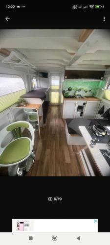 Joachimsthal Boat Rental | Hausboot Rollyboot