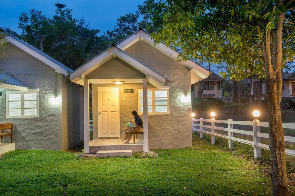 Mittaphap Resort | Ivy Cottage by Qiu