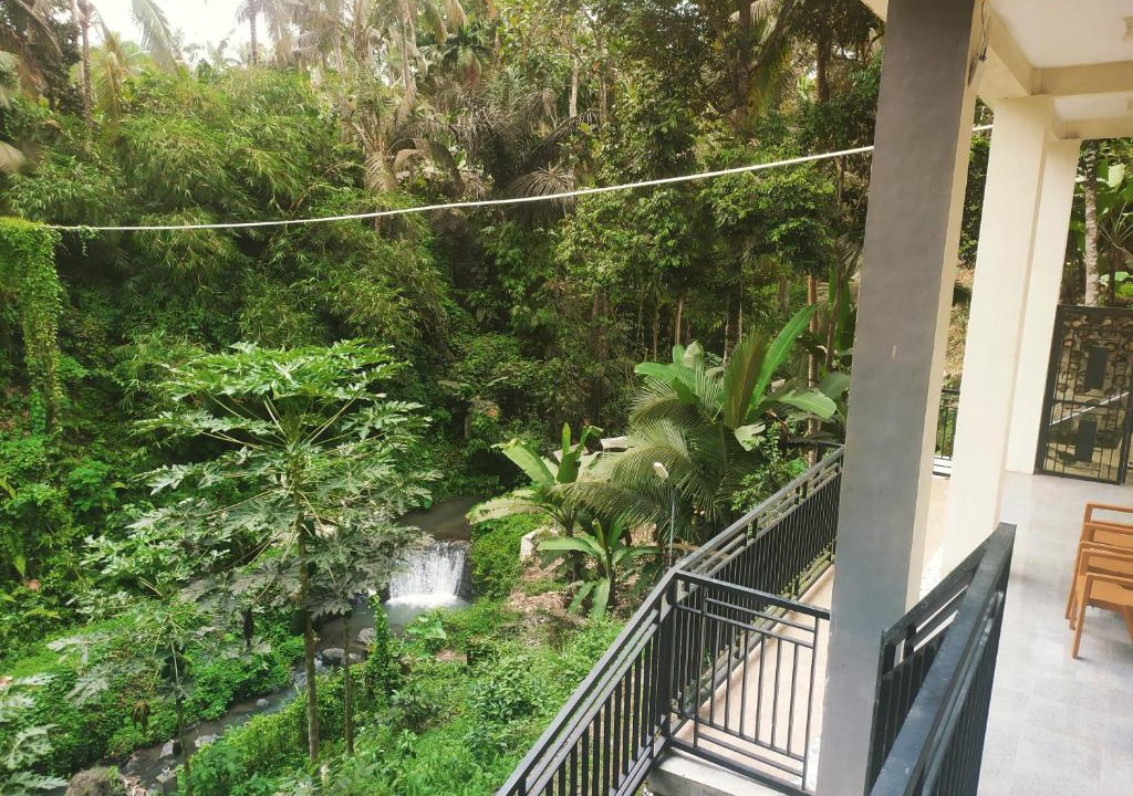 Kalipuro Bed & Breakfast | kelapa gading villas
