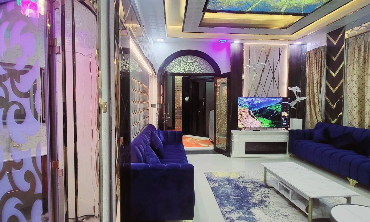 Ajman Villa | Luxurious 6 Bedrooms Villa with Private Swimming pool.