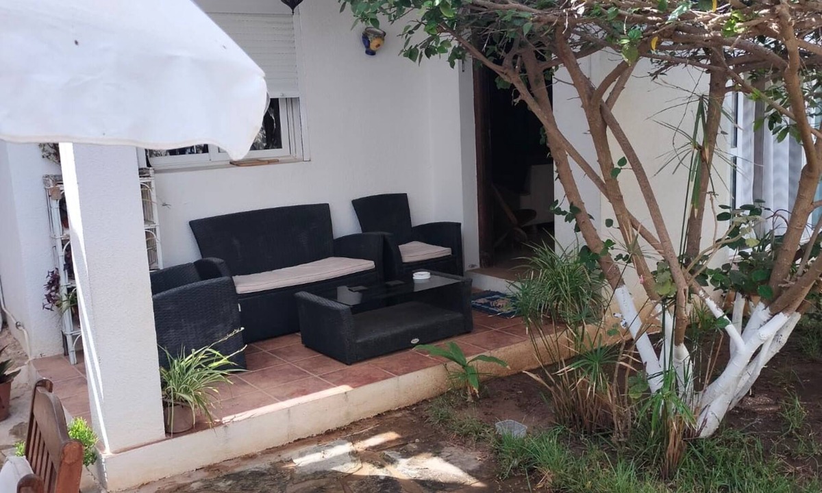 Ain El Turk House | Maison au Fond du Jardin