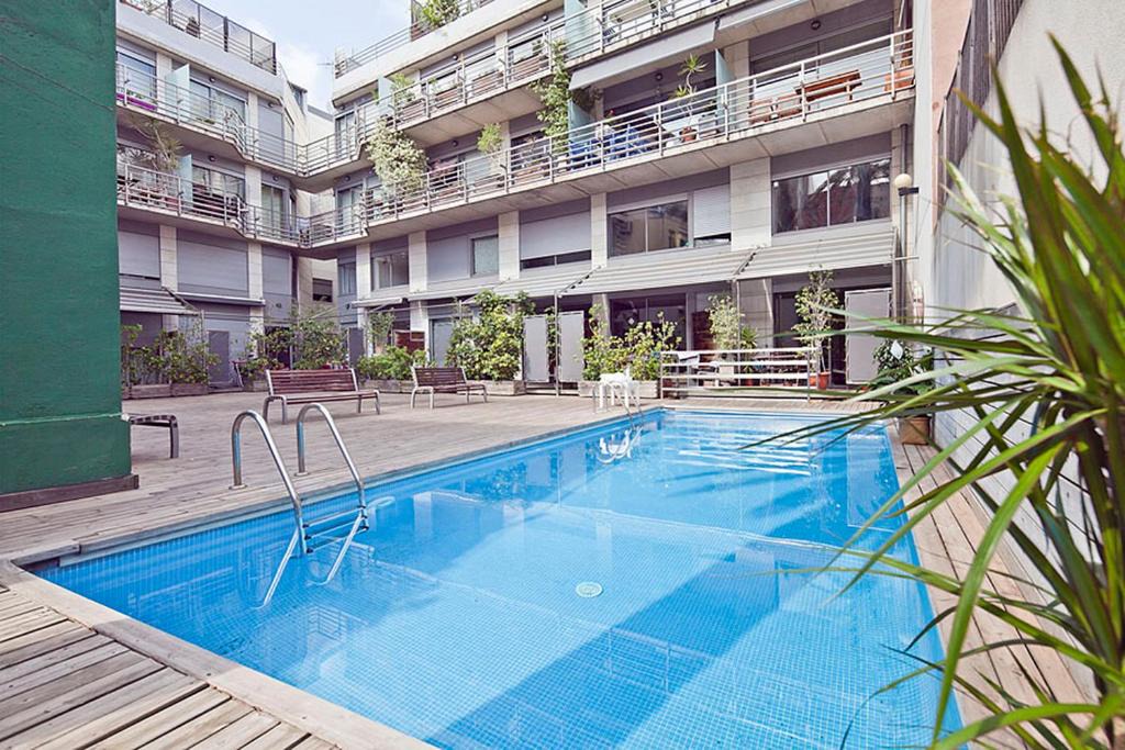 El Putget i Farro Apartment | Mid-term rentals in Barcelona with Swimming Pool