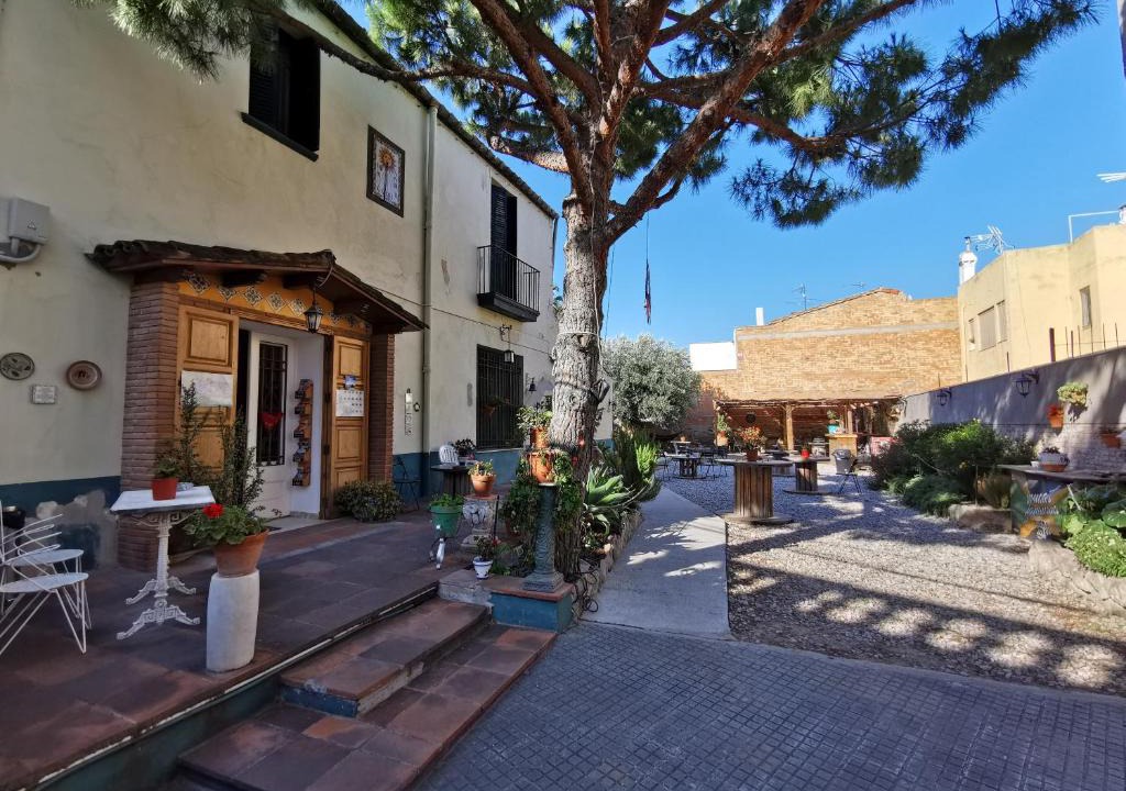 El Prat de Llobregat Hostel | Mucha Masia Hostel Rural Urba