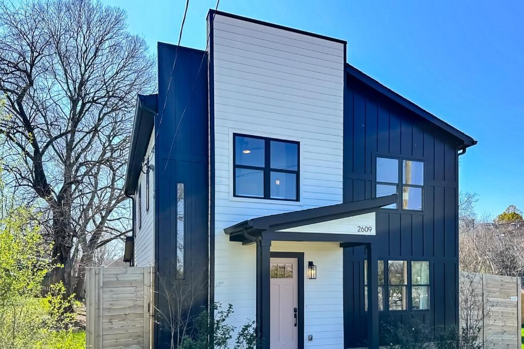 Hadley - Washington House | Music City Getaway