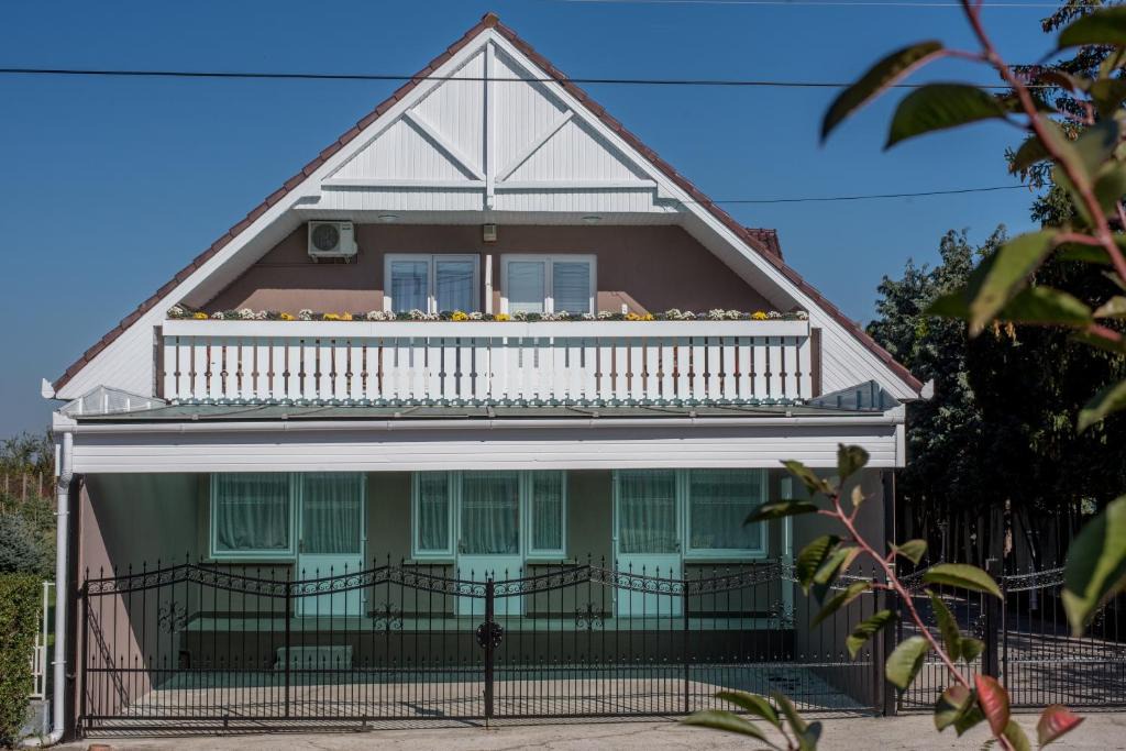 Toalmas House | Nefelejcs Vendégház