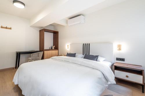 Bucharest City-Centre Apartment | Old Town Apartments by Olala Homes
