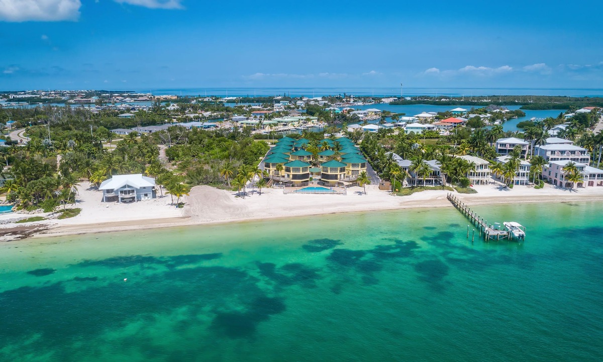 Pa Palm Court Cocoplum Beach Marathon | Marathon