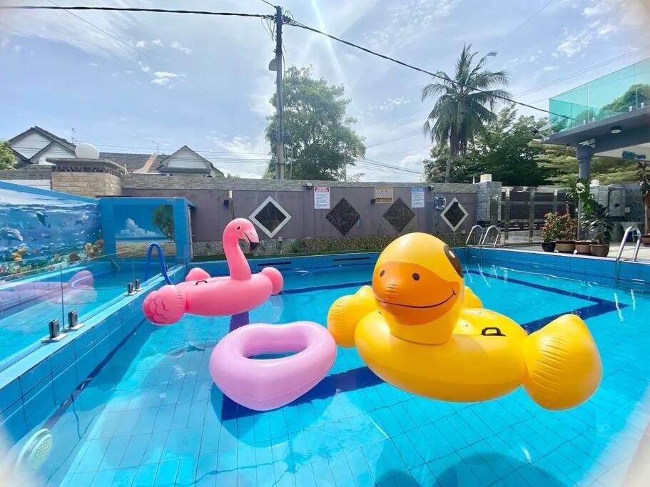 Bukit Rambai Villa | Pantai Klebang48 Villa/30Pax/PrivatePool
