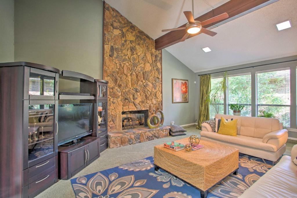 Plano House | Plano Home with Patio-17Min to Crayola Experience