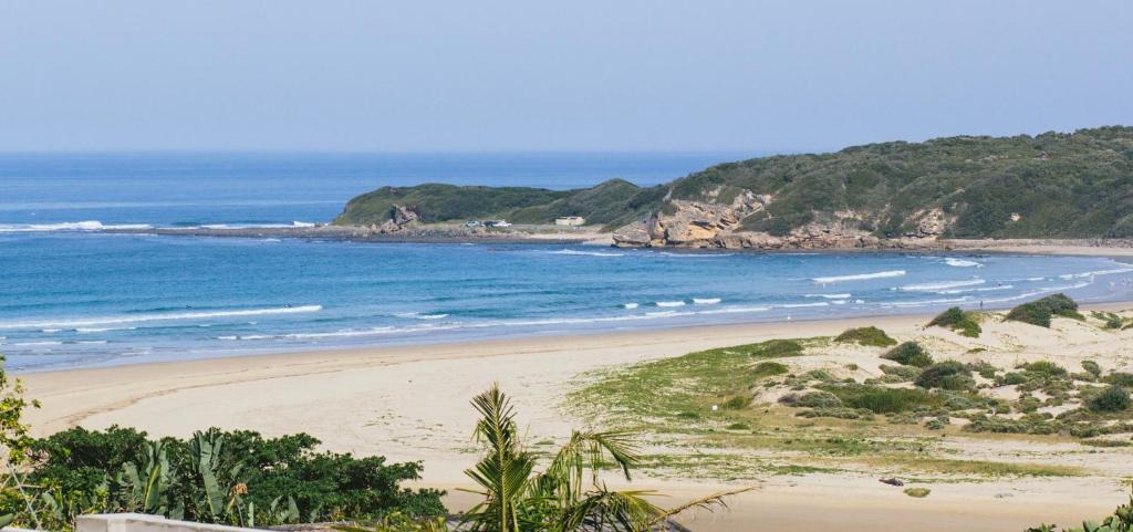 Beacon Bay Bed & Breakfast | Reef View BnB