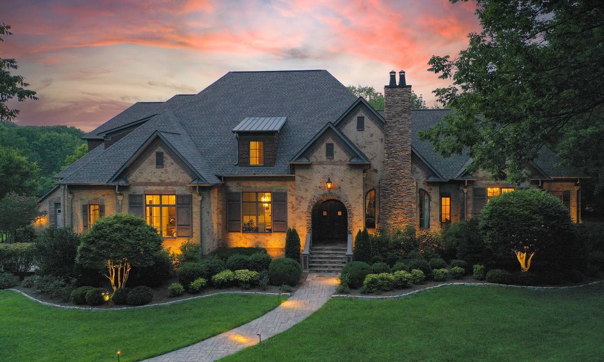 Nashville House | Supreme Luxury for Big Families
