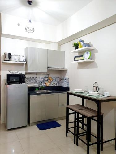 San Lorenzo Apartment | Zeke Suite At Beacon Tower Amorsolo unit 2330