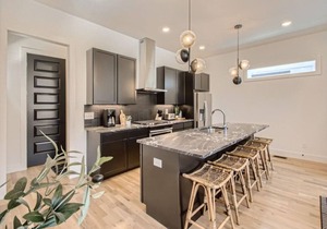 17- Home w/Rooftop - The Music City Collection