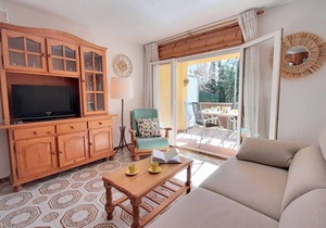 1CEN A3 -Basic Apartment with communal garden and pool, only 800m from the beach of Llafranc