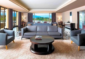 4-Star Hotel ∙ The Westin Bayshore, Vancouver