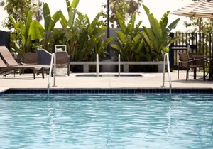 Adventure Awaits! Three Comfy Units Near Beaches, Pool and Adventure