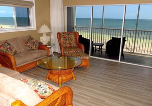Amazing Ocean View Condo on the Beach!