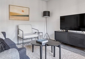 Beautiful Burbank 1BR w/ W/D, Gym & Pool, near TJ & WF, by Blueground