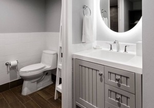 Better Choice for your Vacation! 3 Pet-friend Units, Free Parking, Tennis Courts