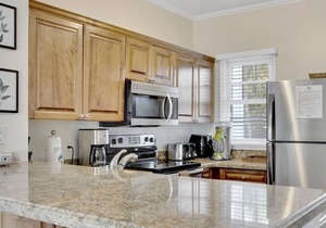 Canalside 2BR/2.5BA Conch Villa 7027 with Spa Tub: Village at Hawks Cay Villas