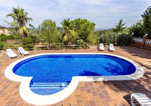 Catalunya Casas: Elegant Villa Siran in Corbera de Llobregat, 30 km to Barcelona