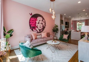 Fall rooftop views, Opry karaoke lounge, chef’s kitchen near Broadway