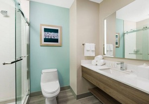 Family & Friends Getaway! 2 Convenient Units, Free Breakfast, Outdoor Pool