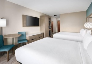 Family & Friends Getaway! 2 Convenient Units, Free Breakfast, Outdoor Pool