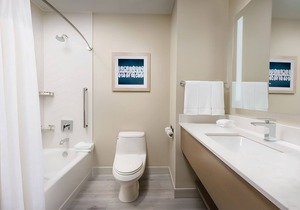 Family & Friends Getaway! 2 Convenient Units, Free Breakfast, Outdoor Pool