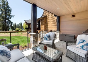 Luxurious Residence 1345 sqft. 2 bed, 2 bath in Private Lakefront Community