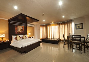 Oyster Plaza Hotel